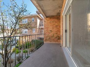 90 S Park Avenue B3, Rockville Centre NY 11570