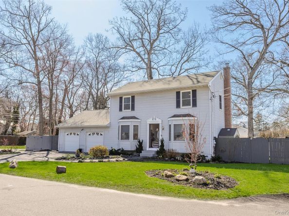 58 Freya Road, Rocky Point NY 11778