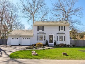 58 Freya Road, Rocky Point NY 11778
