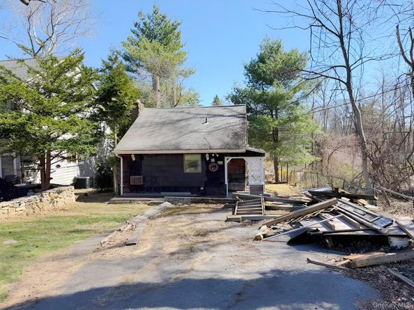 6 N Shenorock Drive, Yorktown Heights NY 10598