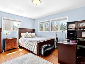 11 Bonnie Lynn Court, Roslyn NY 11576