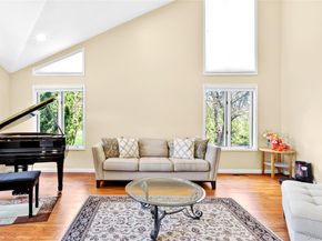 11 Bonnie Lynn Court, Roslyn NY 11576