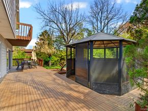 11 Bonnie Lynn Court, Roslyn NY 11576