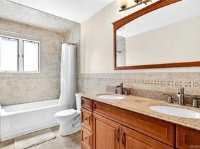 11 Bonnie Lynn Court, Roslyn NY 11576