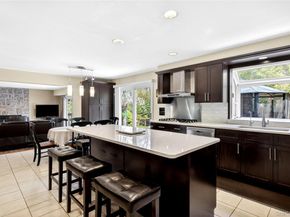 11 Bonnie Lynn Court, Roslyn NY 11576