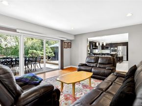 11 Bonnie Lynn Court, Roslyn NY 11576