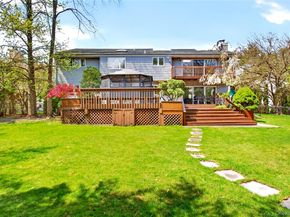 11 Bonnie Lynn Court, Roslyn NY 11576
