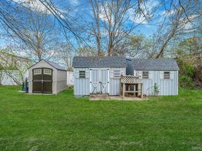 1 Whitman Drive, Medford NY 11763