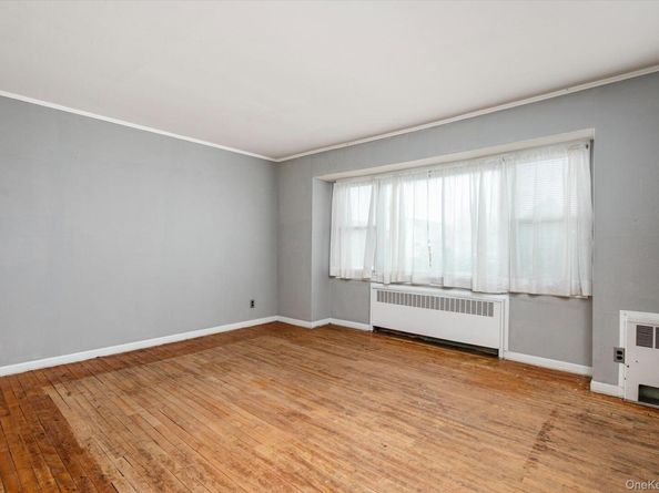 64 Arlyn Drive E, Massapequa NY 11758