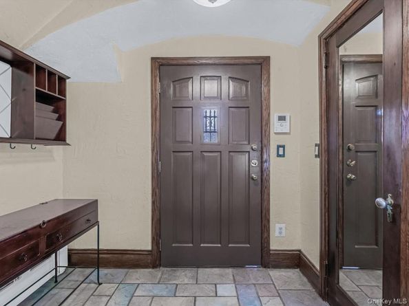 16 Kenilworth Road, Mineola NY 11501