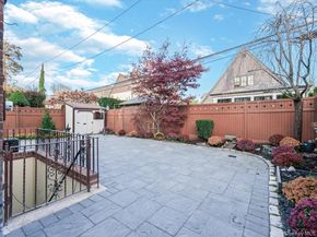 16 Kenilworth Road, Mineola NY 11501