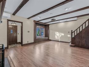 16 Kenilworth Road, Mineola NY 11501