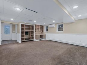 16 Kenilworth Road, Mineola NY 11501