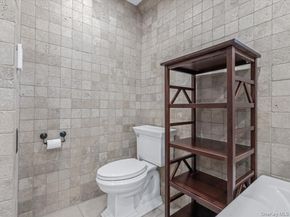 16 Kenilworth Road, Mineola NY 11501
