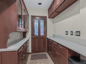 16 Kenilworth Road, Mineola NY 11501