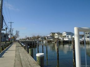 12 North Boulevard, East Rockaway NY 11518