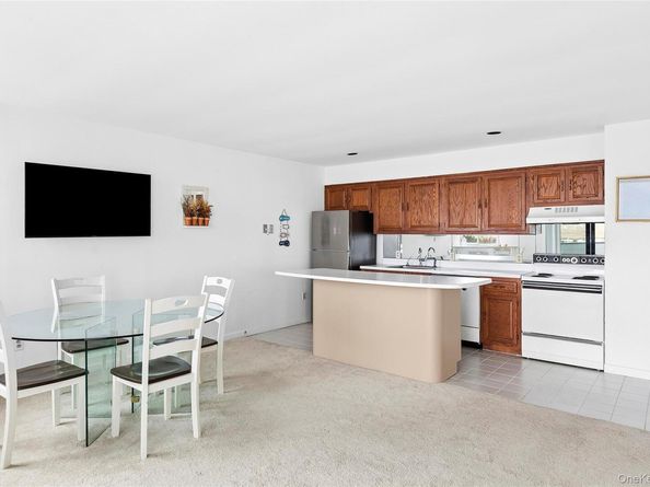 261 Dune Road 5, Westhampton Beach NY 11978