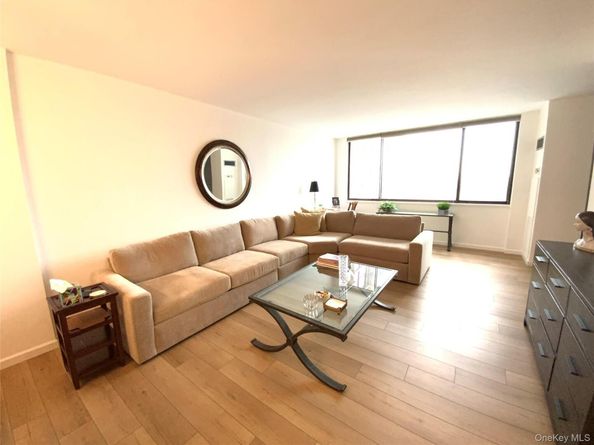 27010 Grand Central Parkway 3R, Floral Park NY 11005