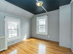 75 Grove Street, Glenwood Landing NY 11547