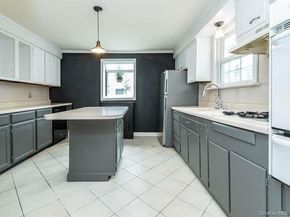 75 Grove Street, Glenwood Landing NY 11547
