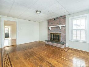 75 Grove Street, Glenwood Landing NY 11547