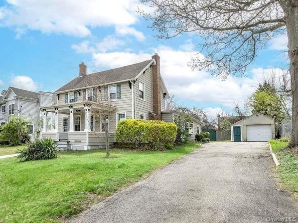 75 Grove Street, Glenwood Landing NY 11547