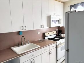 87-19 204th Street A68, Hollis NY 11423