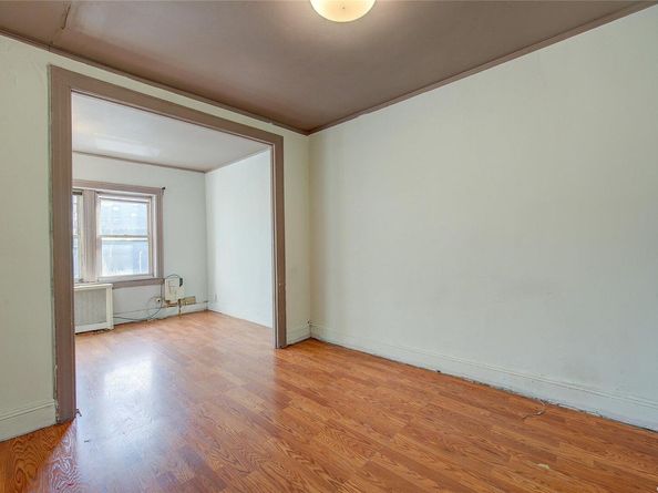 99-11 39th Avenue, Corona NY 11368