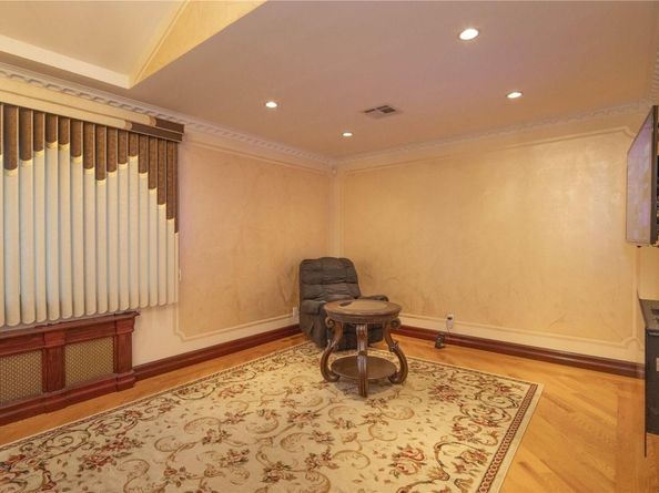 166-11 81st Avenue, Jamaica Estates NY 11432