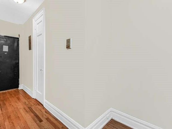 724 E 216th Street 5C, Bronx NY 10467