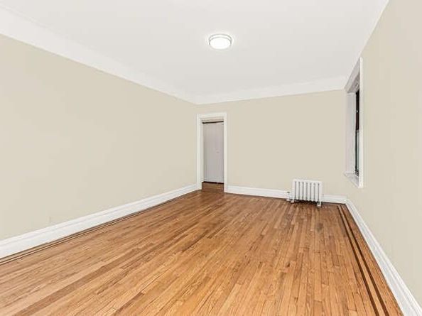 724 E 216th Street 5C, Bronx NY 10467