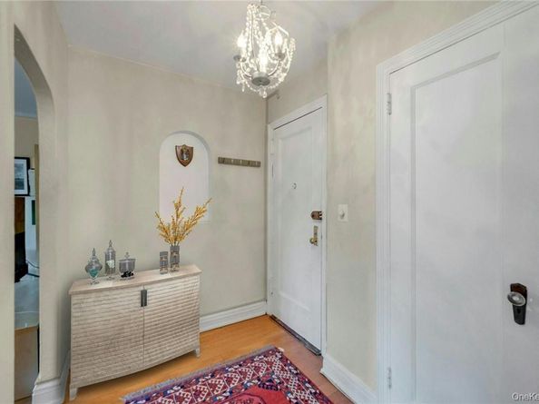 280 Bronxville Road 9B, Bronxville NY 10708