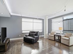 88 East San Fernando Street 1002, San Jose CA 95113