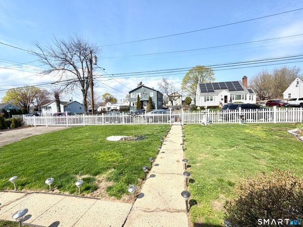 185 Grandview Avenue, Bridgeport CT 06606