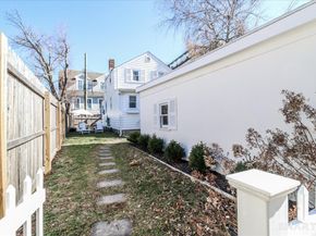 7 Rowland Place, Westport CT 06880