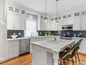 127 Spruce Street 127, Fairfield CT 06890