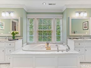 127 Spruce Street 127, Fairfield CT 06890