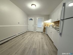 204 Cherry Hill Drive 1B, Bridgeport CT 06606