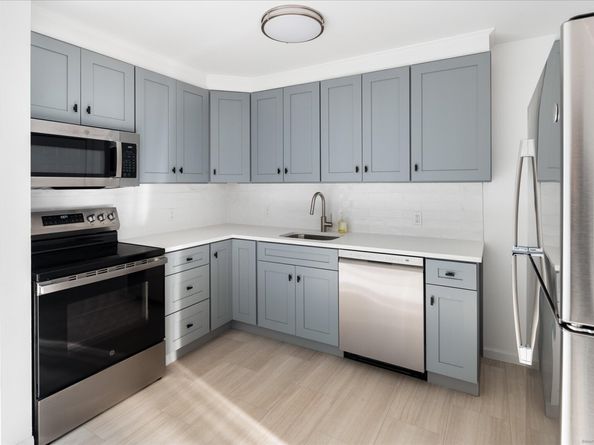 151 Courtland Avenue APT 6C, Stamford CT 06902