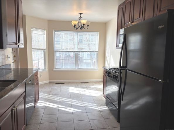 1206 Eaton Court 1206, Danbury CT 06811