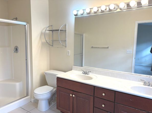 1206 Eaton Court 1206, Danbury CT 06811