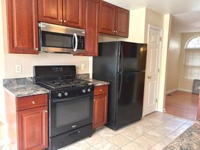 1206 Eaton Court 1206, Danbury CT 06811