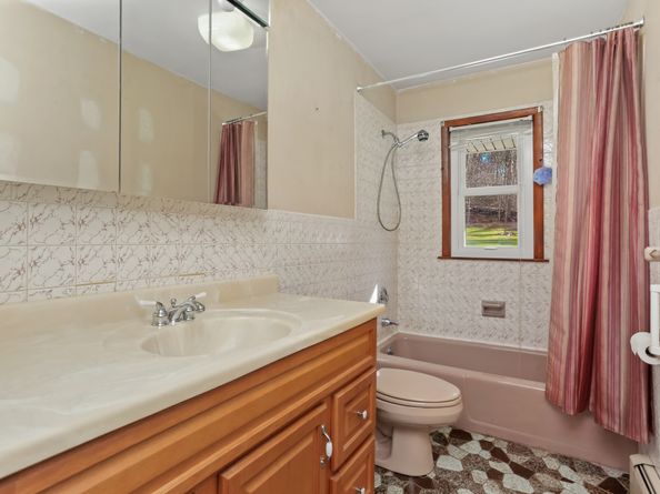 5 Woodland Hills Terrace, Brookfield CT 06804