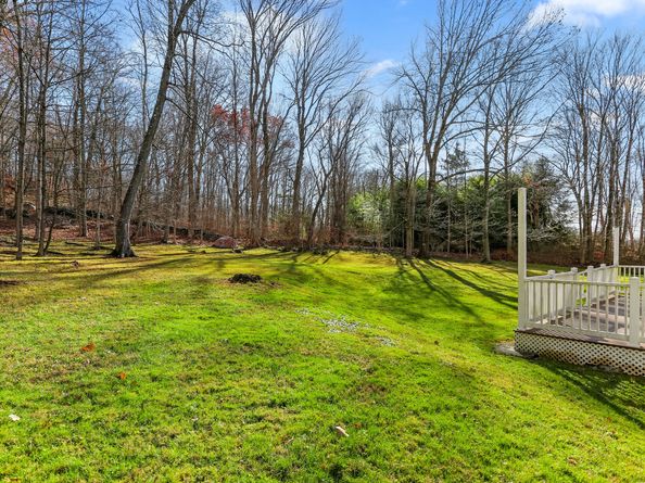 5 Woodland Hills Terrace, Brookfield CT 06804