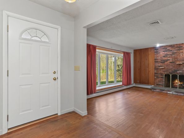 5 Woodland Hills Terrace, Brookfield CT 06804