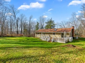 5 Woodland Hills Terrace, Brookfield CT 06804