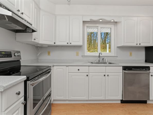 5 Woodland Hills Terrace, Brookfield CT 06804