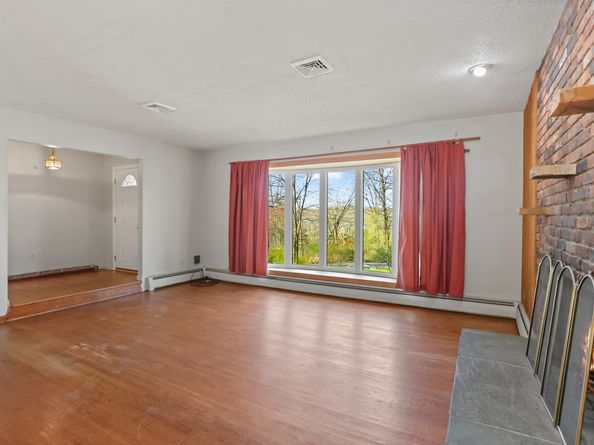 5 Woodland Hills Terrace, Brookfield CT 06804