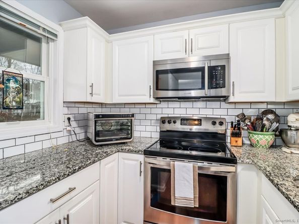 107 Hidden Knolls Circle 107, Monroe CT 06468