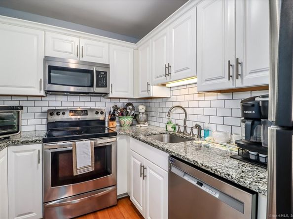 107 Hidden Knolls Circle 107, Monroe CT 06468